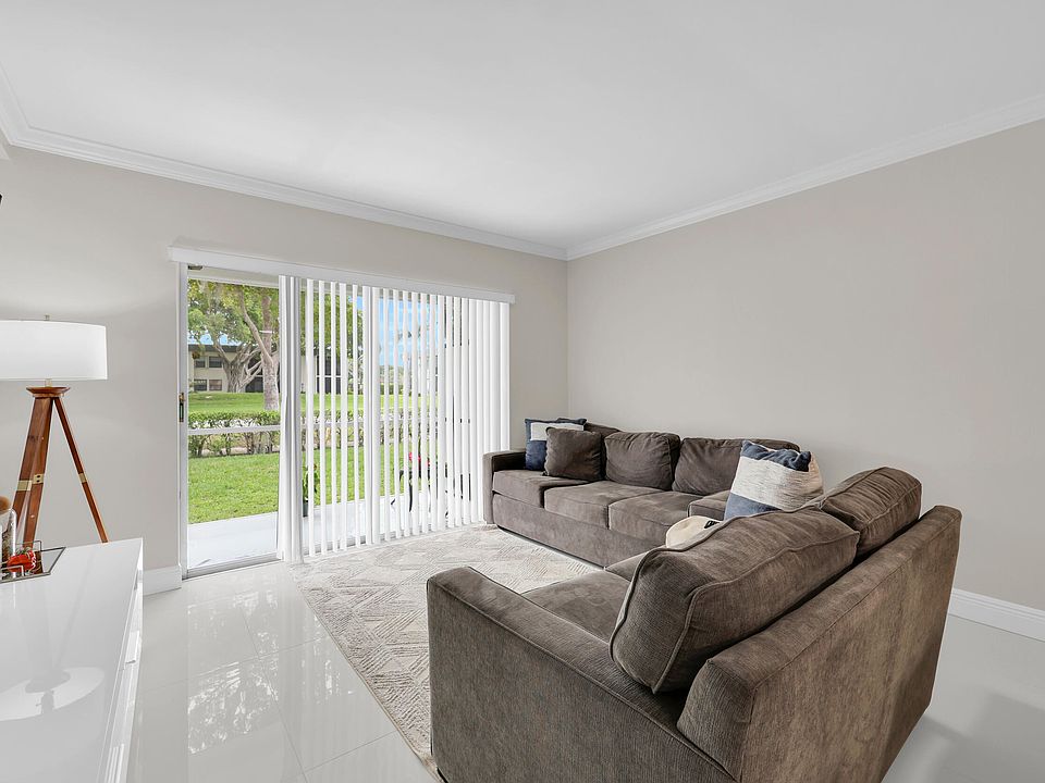 1st image of 899 SE 2nd Avenue #120