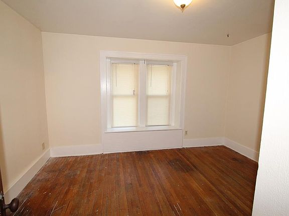4th image of 131 E Brookside Ave
