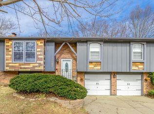 19408 Bryn Mawr Dr, Independence, MO 64057