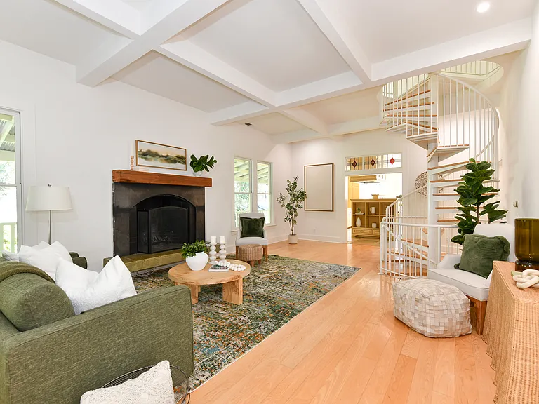 1533 Allyn Ave — Photo 8