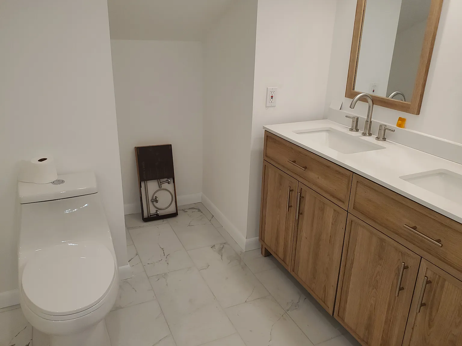4 bed, 2100 sqft, $3,800 — Photo 4