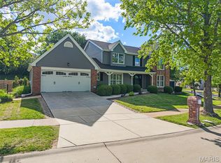 2902 Piney Pointe Dr, Saint Louis, MO 63129