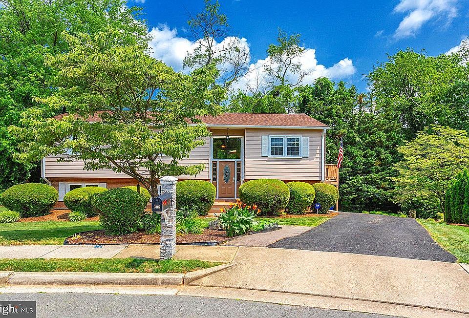 1st image of 308 Jade Ct NW