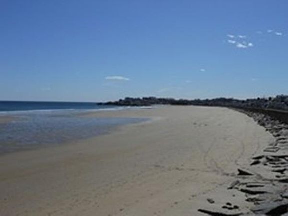 2nd image of 138 Long Bch