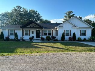 515 E 6th St, Flora, IL 62839