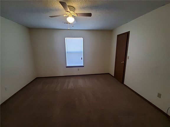 4th image of 2476 W Mary Dr