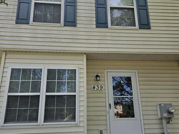 439 Ridgefield Ave, Stephens City, VA 22655