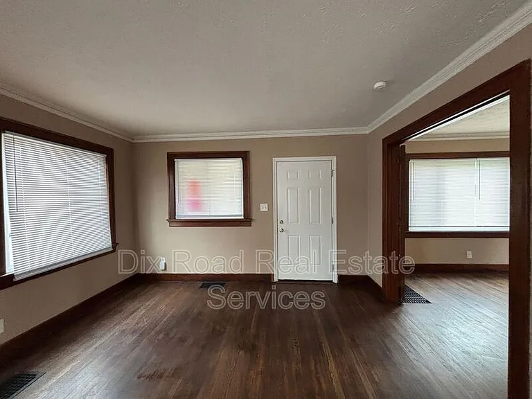 426 Otterbein Ave — Photo 6