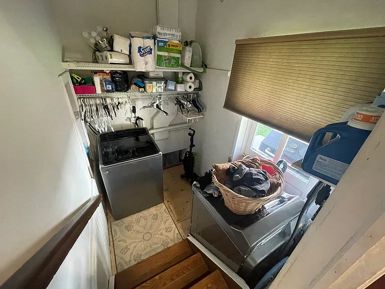 221 N Pine St — Photo 8