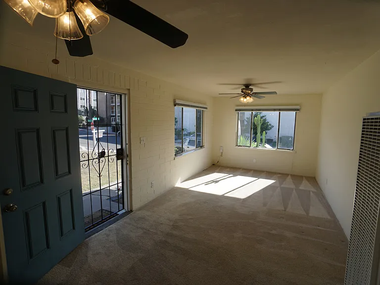 3911 Riviera Dr — Photo 1