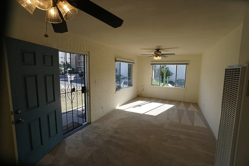 3911 Riviera Dr
