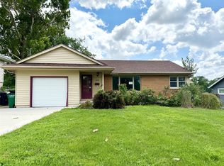7314 Maple Dr, Urbandale, IA 50322