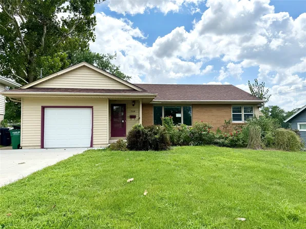 7314 Maple Dr, Urbandale, IA 50322