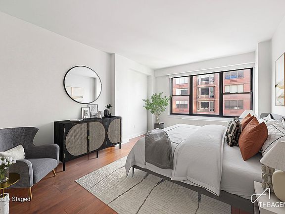 3rd image of 301 E 64th St APT 15B