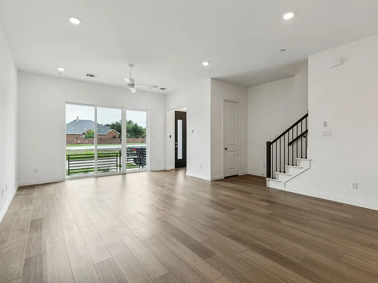 1276 Daybreak Dr — Photo 14