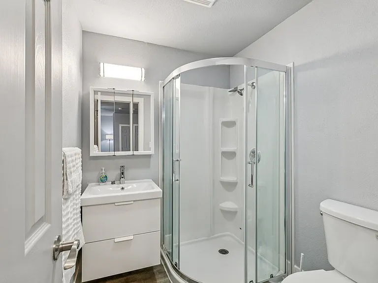 CENTER VIEW APARTMENTS- LIVE YOUR BEST LIFE HERE! — Photo 12