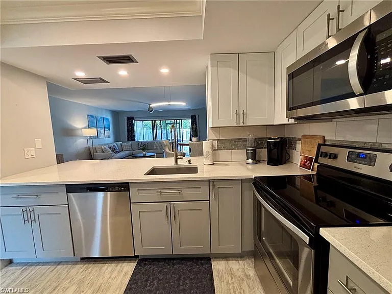 800 Meadowland Dr #N — Photo 5