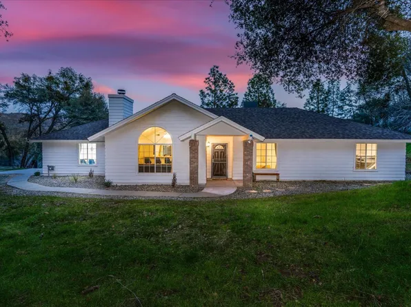 39370 Forest Park Ln, Oakhurst, CA 93644