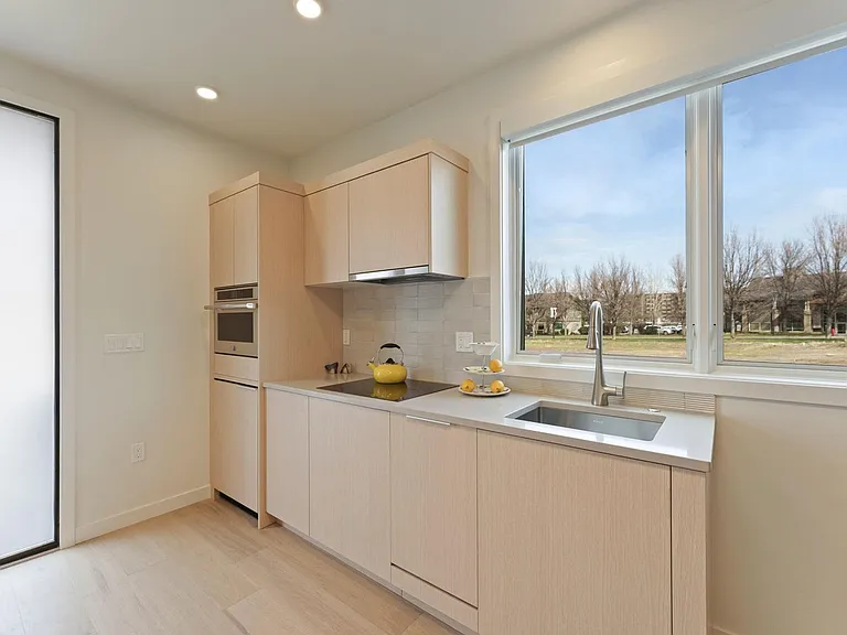 211 SW Log Ct — Photo 6