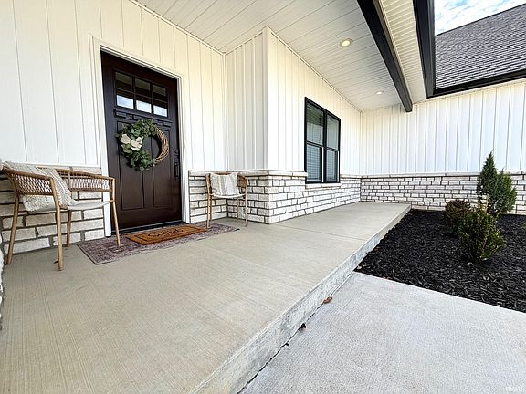 5th image of 917 S Lantern Ln