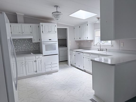 2nd image of 30 Deerfield Dr #151