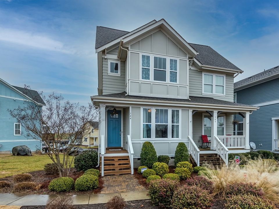 1st image of 744 Waterscape Ct