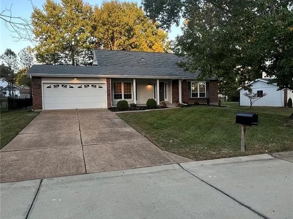 309 Croydon Ln, Ballwin, MO 63021