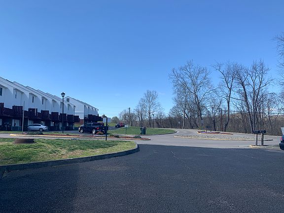 5th image of 540 Beaverview Dr