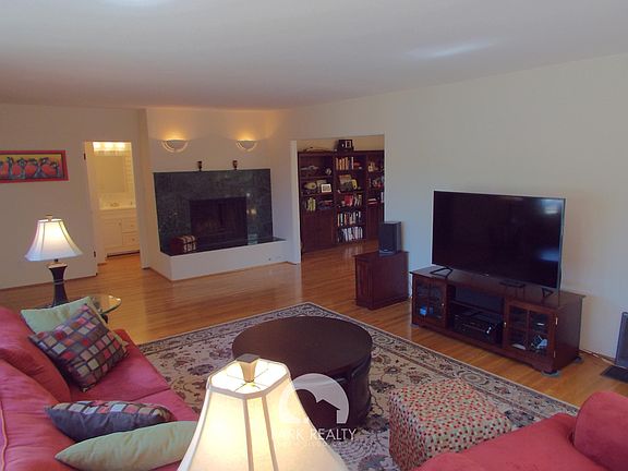 5th image of 2905 Kalmia St
