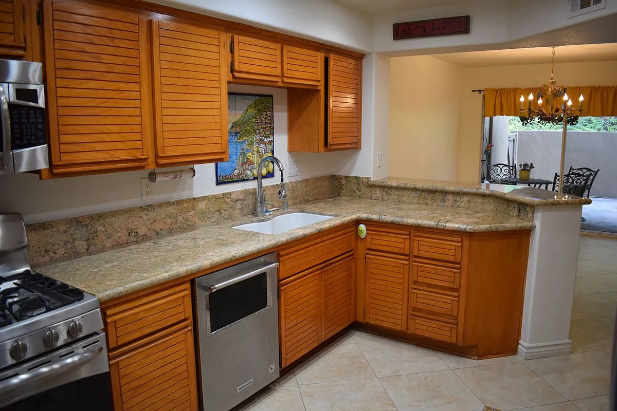 2 bed, 2.5 bath, 1374 sqft, $3,700 — Photo 2
