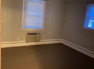 890 York Ave APT 6, Pawtucket, RI 02861