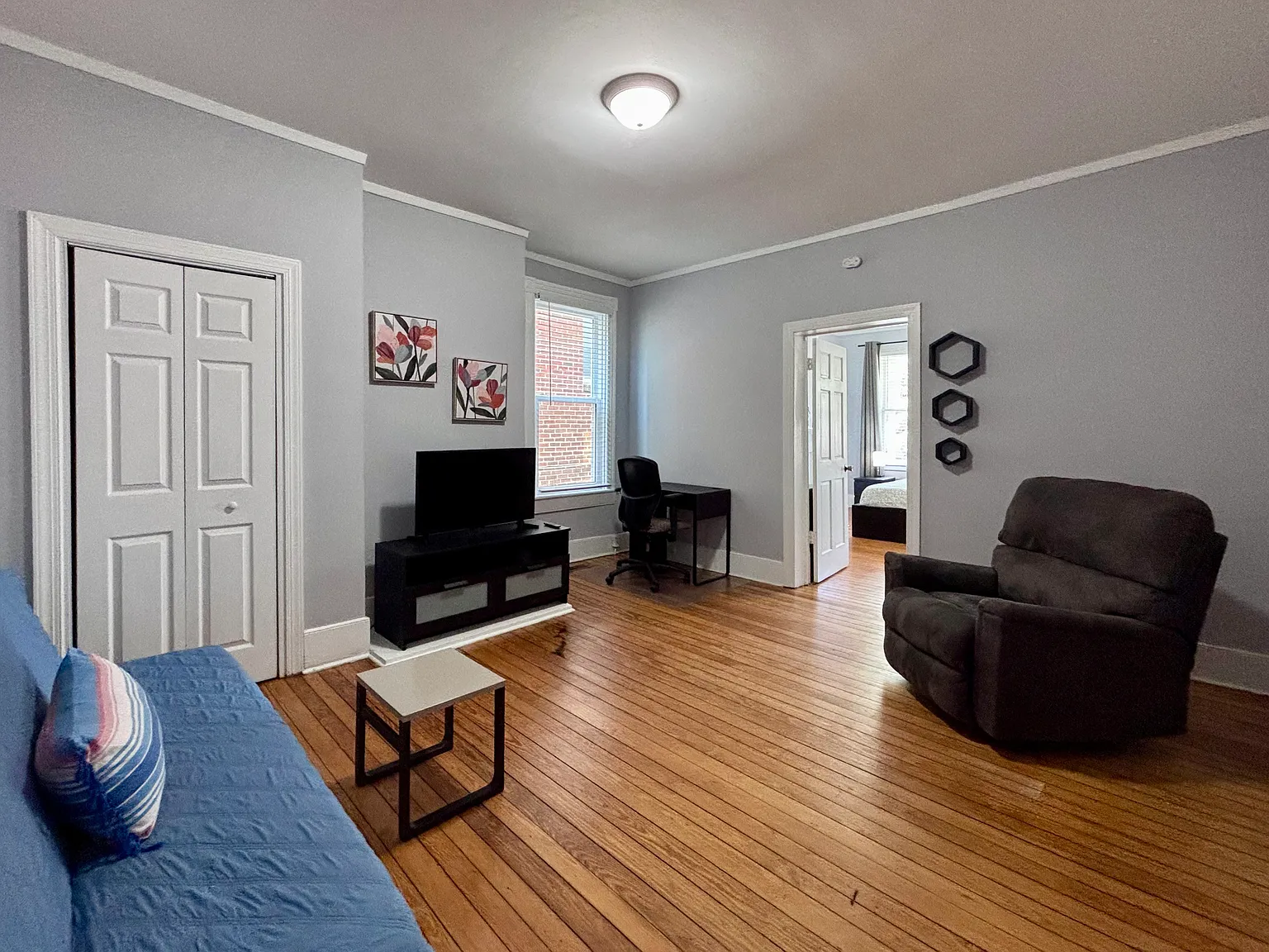 219 N Jefferson St — Photo 4