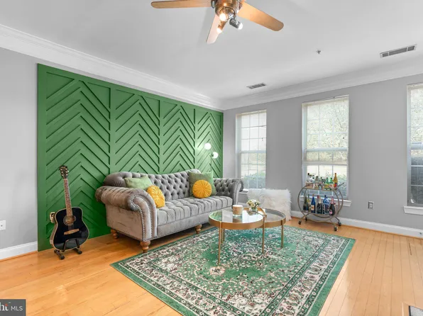 584 Orchard Ridge Dr Unit 100, Gaithersburg, MD 20878