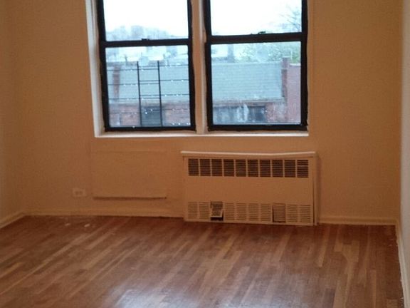 3rd image of 460 E 21st St APT L2