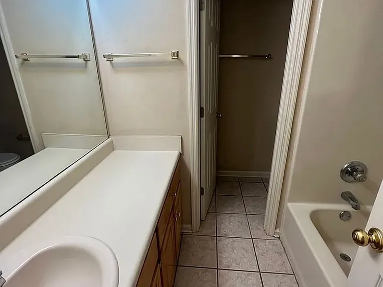 136 Halal Ct — Photo 5