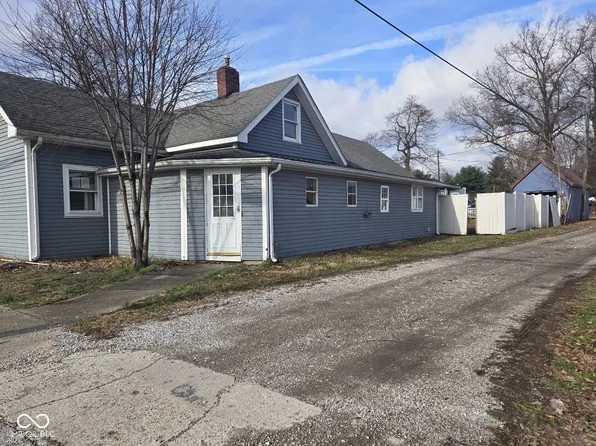 60 W Central St, Rosedale, IN 47874