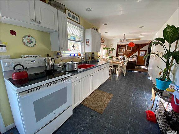 3rd image of 328 Auborn Ave