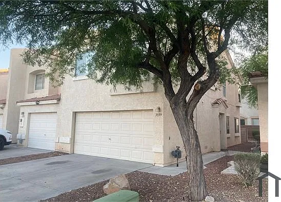 3 bed, 1370 sqft, $1,900 — Photo 1