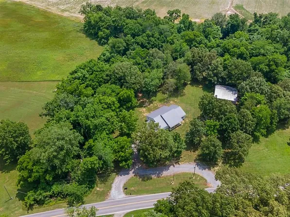 3348 State Hwy E, Scott City, MO 63780