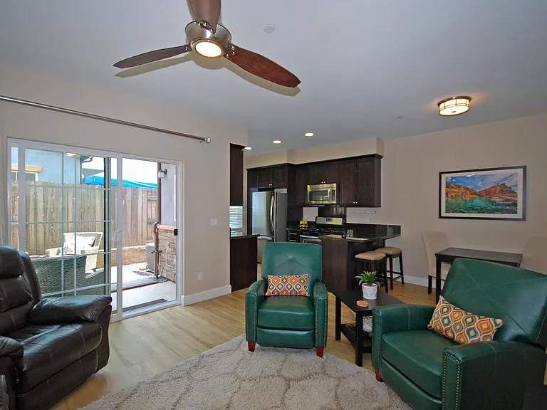 1189 Galeria Cir — Photo 17