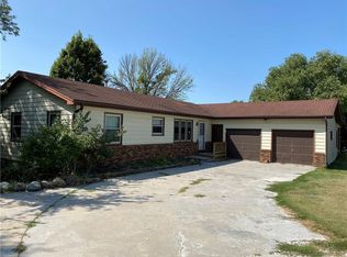 112 Coal Ridge Rd, Knoxville, IA 50138