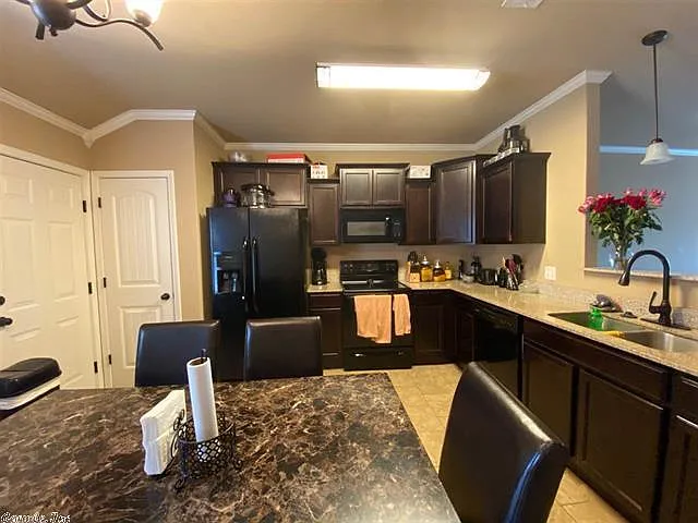 35 Dunwood Dr — Photo 4