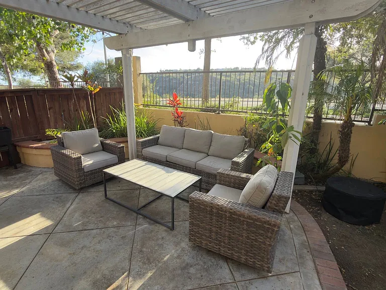 Via Encanto — Photo 11