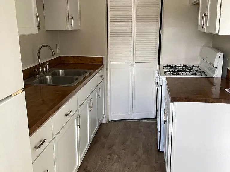 812-906 Turtle Way — Photo 2