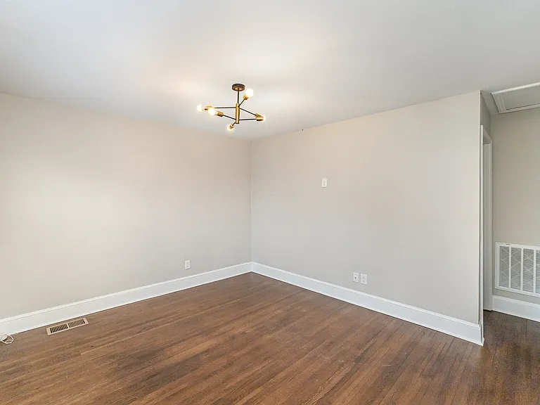 6037 Ingleside Dr #B — Photo 8