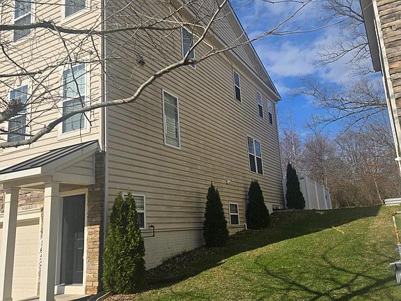2nd image of 1652 Livingston Dr