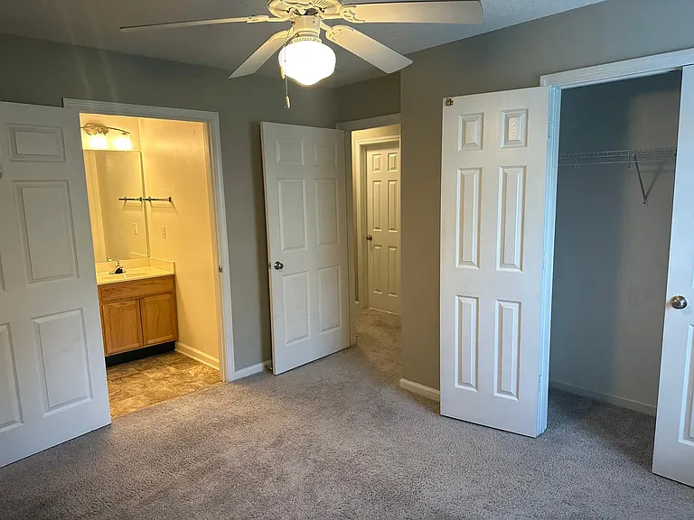 Master Bedroom w/ Closet, Master Bath