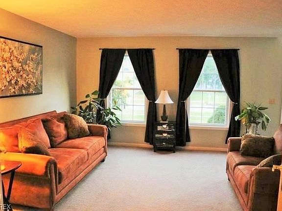 5th image of 7065 Oak Tree Dr