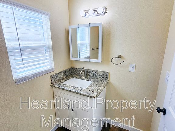 5th image of 3875 39th St