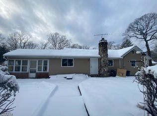 1 Morsemere Rd, Hewitt, NJ 07421